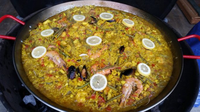 Paella mit Meeresfrüchten