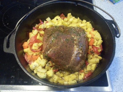 Schweinsbraten auf Gemüse